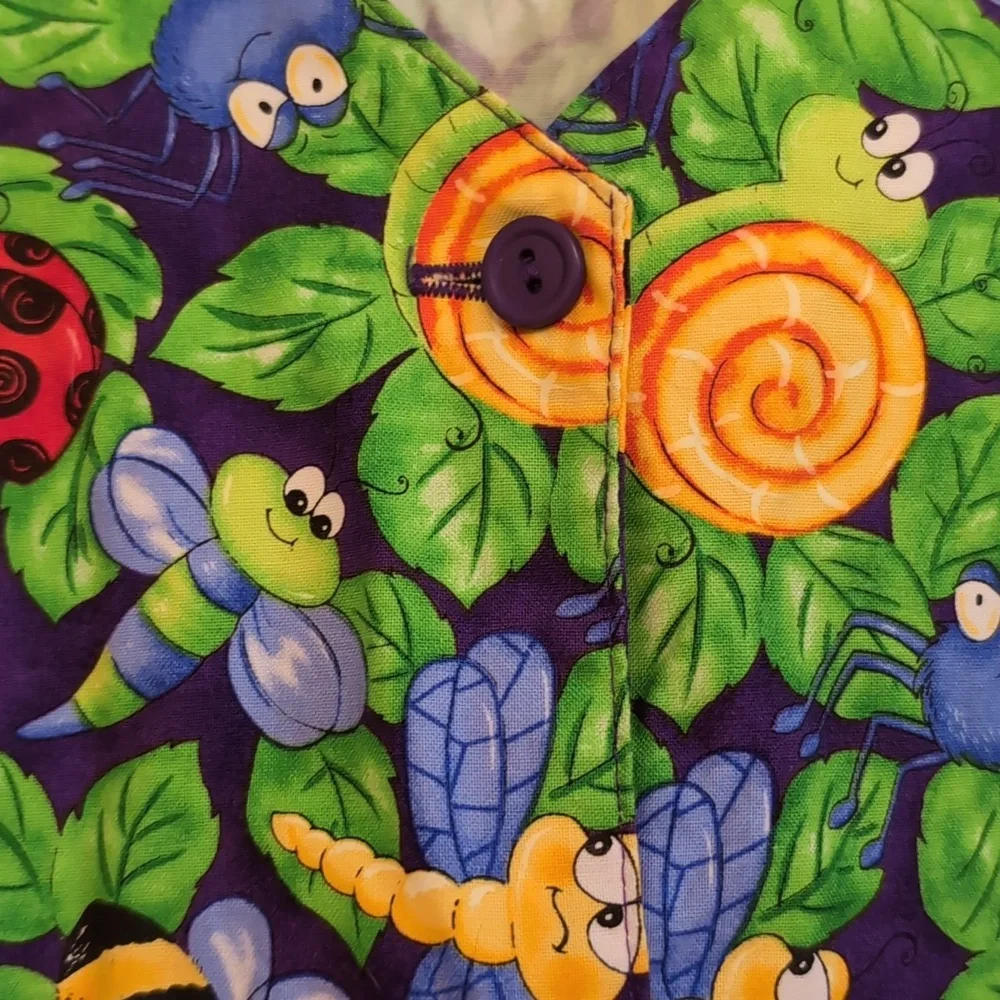 🐞 PEACHES Button Front Nursing Medical Scrub Top.Lady Bug. Bee. Butterfly. - Picture 8 of 16